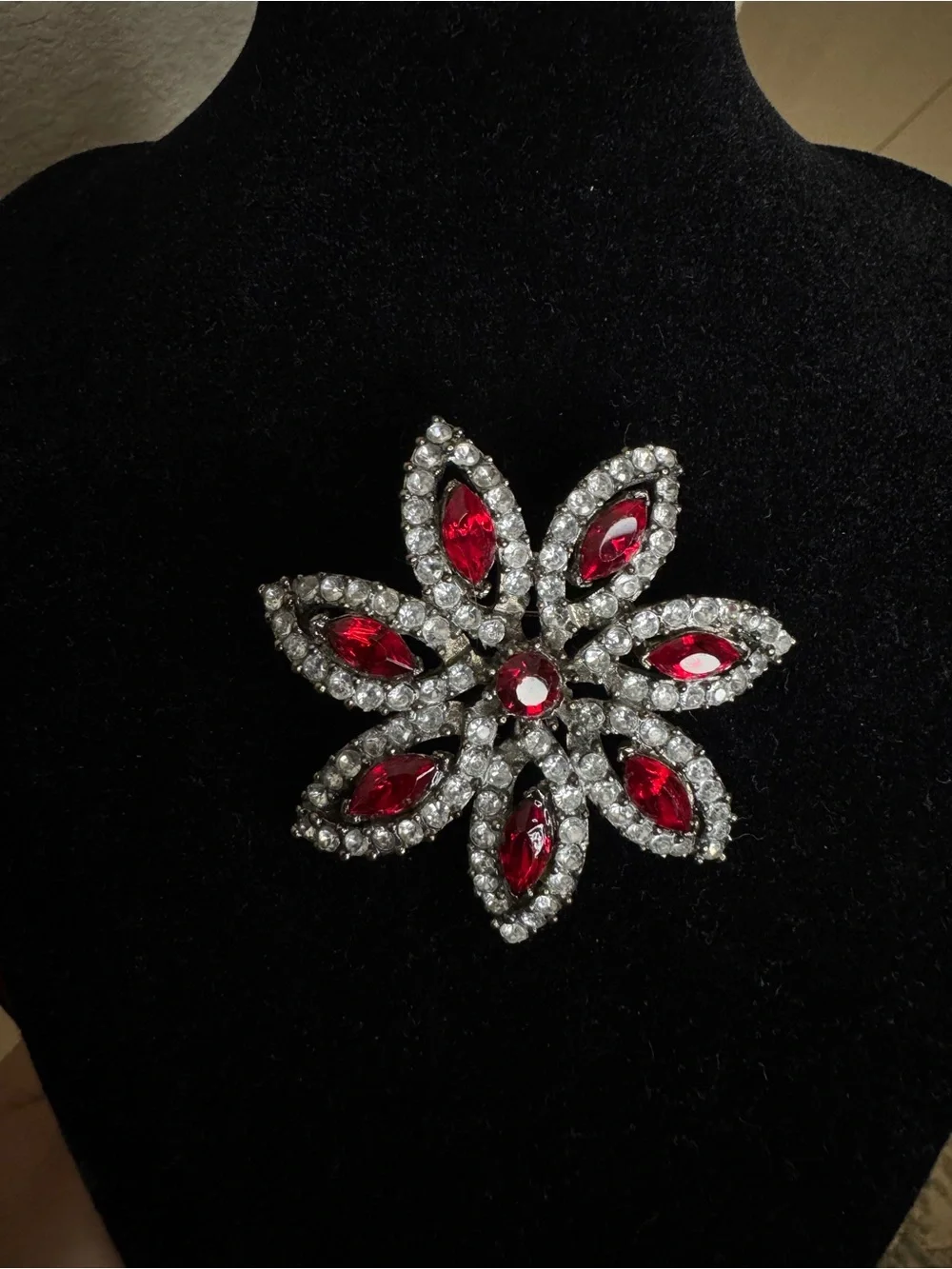 Red Crystal Floral Brooch - Elegant Women's Jewelry
